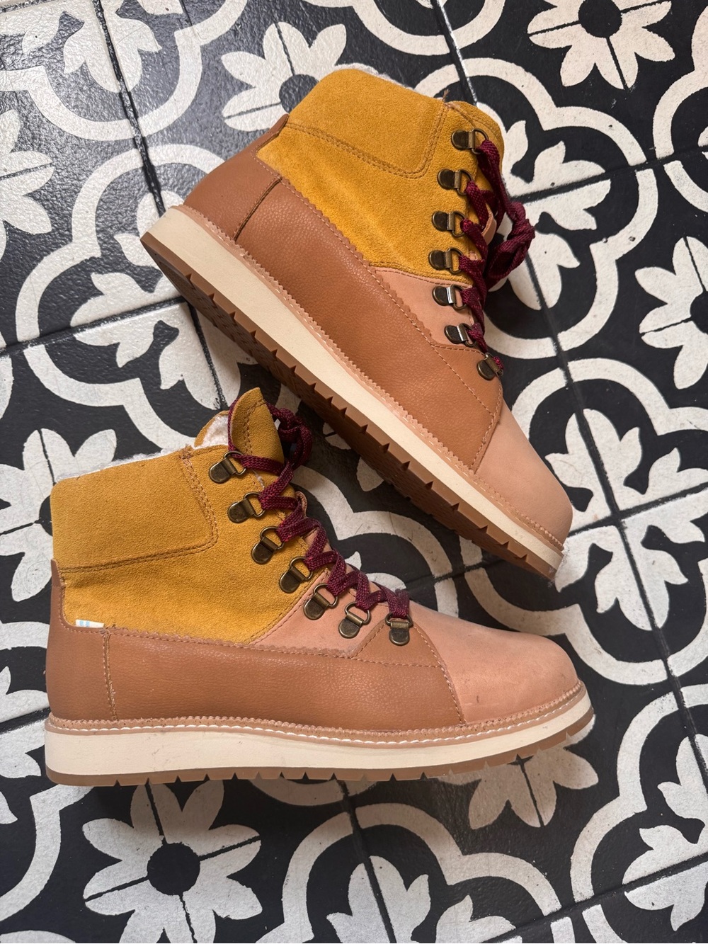 Toms Mesa Waterproof Hiker Boot (new)